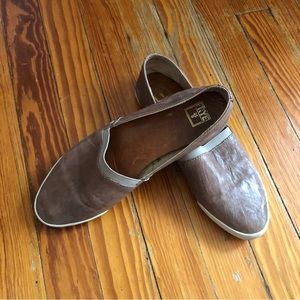 Frye Melanie Flats Tan Beige Leather Slide Slip on Shoes Loafers walking car 9.5